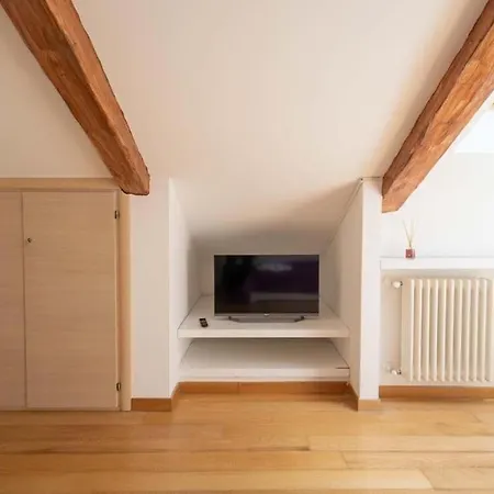 Aparthotel Cairoli Building By Dimorra Napels