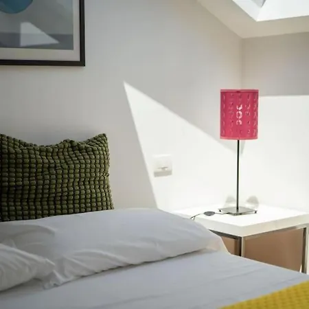 Aparthotel Cairoli Building By Dimorra Napels