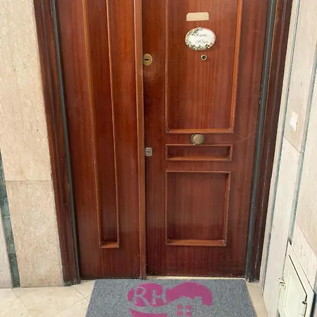 Nocleg ze śniadaniem Rianna House Neapol