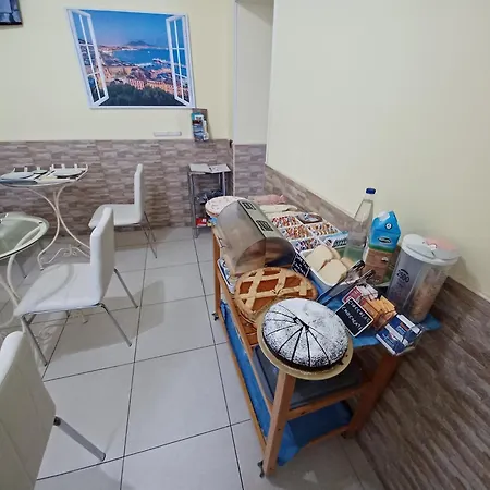 Alojamento de Acomodação e Pequeno-almoço Quattro Palazzi Centro Nápoles