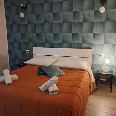 La Petite Maison * Naples