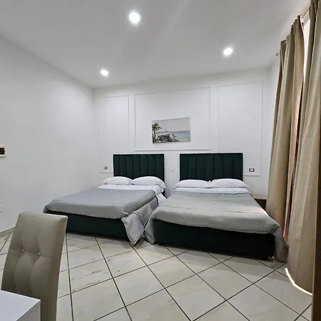 Room&jacuzzi 2* Naples