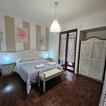Room&jacuzzi Naples