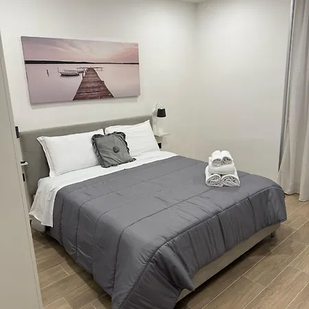 Residenza Trinita * Naples
