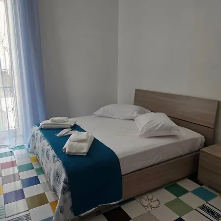 Aparthotel La Dimora Di Parthenope Centro Storico Napels