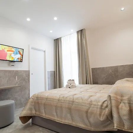 Le 4 Stagioni Dante H Centro, By Clapa Group نابولي