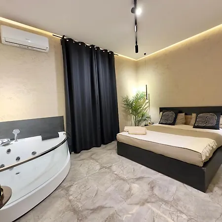 Falco Boutique With Jacuzzi Apartment Neapel