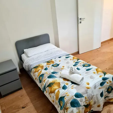 Luxury House Homestay *