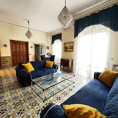 Maman Suite, Center Near Molo Beverello Дом отдыха *