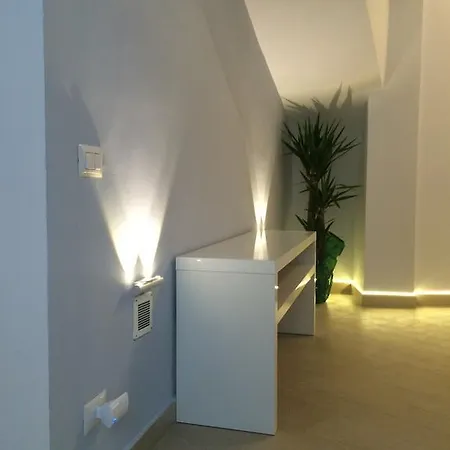 فندق مبيت وإفطار Base Mergellina