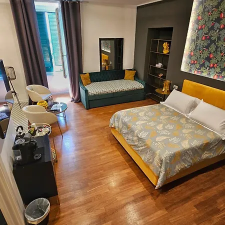 Mareluna Naples