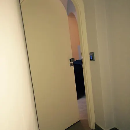 Base Mergellina نابولي