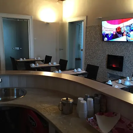 Chez Moi לינה וארוחת בוקר 2*