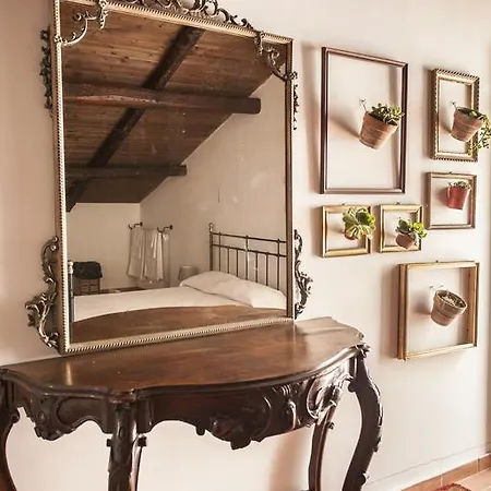 Couette-café The Church 5*