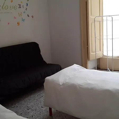 Bed & Breakfast Youthhome Naples