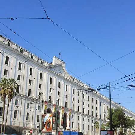 Nella Storica Piazza Carlo Iii * Naples