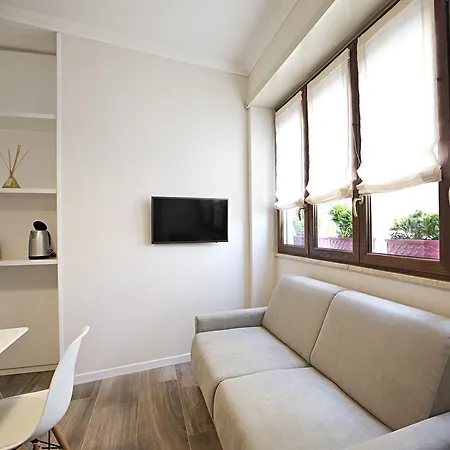 På 80 M² I Plebiscito, Med 3 Sovrum Och 2 Badrum Neapel