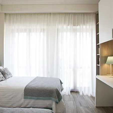 På 80 M² I Plebiscito, Med 3 Sovrum Och 2 Badrum * Neapel
