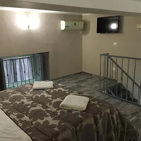 Chez Moi לינה וארוחת בוקר 2*