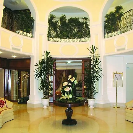 מלון Palazzo Alabardieri נאפולי