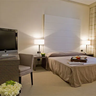 Hotel H2c 4*