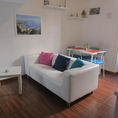 Apartment Nella Storica Piazza Carlo Iii Naples