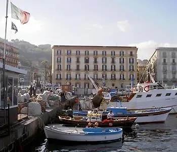 Caracciolo 10 Nocleg ze śniadaniem