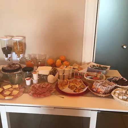 לינה וארוחת בוקר Chez Moi נאפולי