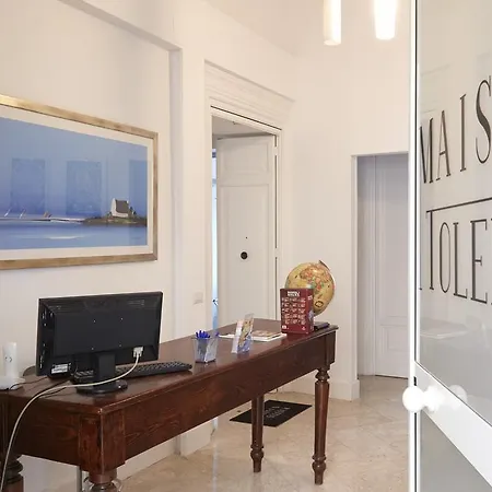Maison Toledo 210 לינה וארוחת בוקר