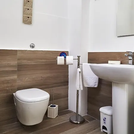 לינה וארוחת בוקר Maison Toledo 210 נאפולי