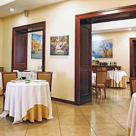 Le Cheminee Business Hotel 4*