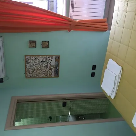Alojamento de Acomodação e Pequeno-almoço Quattro Palazzi Centro