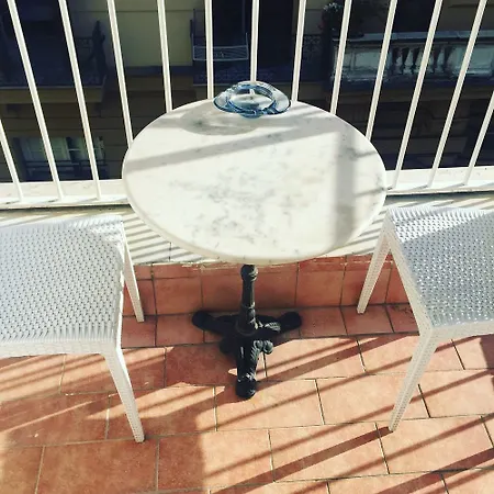 Alojamento de Acomodação e Pequeno-almoço Quattro Palazzi Centro 3*