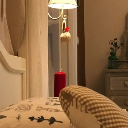 Alojamento de Acomodação e Pequeno-almoço Napul'art 3*