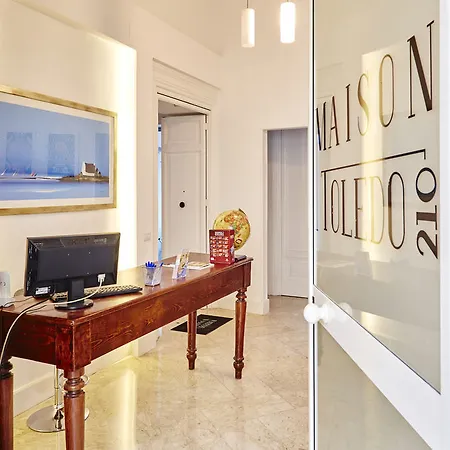 Maison Toledo 210 לינה וארוחת בוקר נאפולי