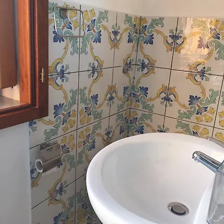 La Torre Di Ro Bed & Breakfast Naples