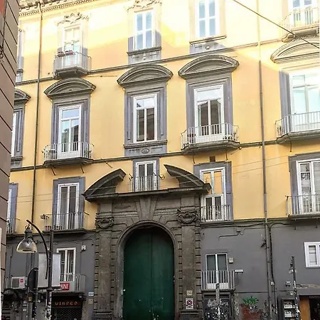 Mansarda Bellini 84 * Nápoles