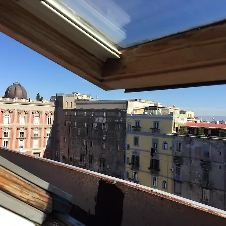 Casa de hóspedes Mansarda Bellini 84 *