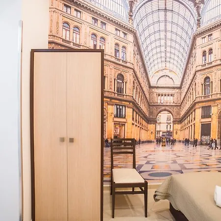 Chiaia 32 3* Napoli