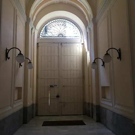 Napoli Central City Guest house 2*