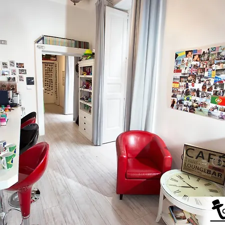 Toledostation Oda ve Kahvaltı Napoli