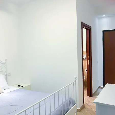 Holiday Garibaldi Bed and breakfast Nápoles