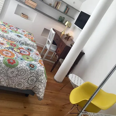 Casa de hóspedes Mansarda Bellini 84 *