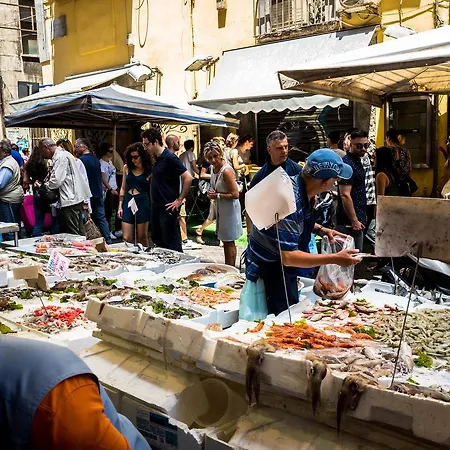 Art Nel Cuore Di Konukevi Napoli