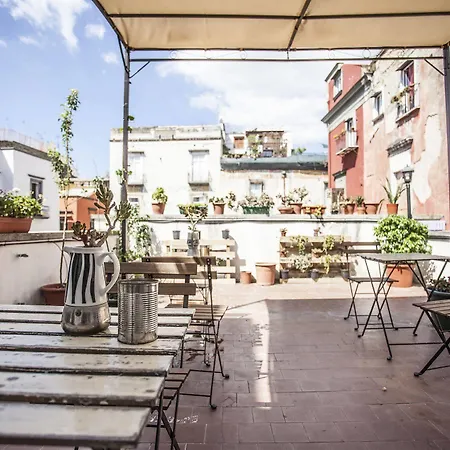 The Church Couette-café Naples