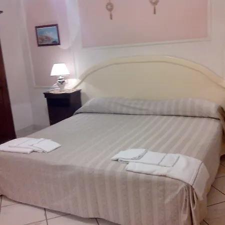 Bed & Breakfast Napoli Centrale 3*