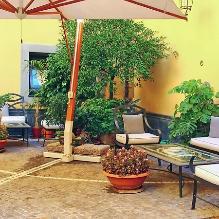 Le Cheminee Business Hotel 4*