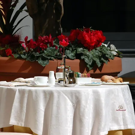 Le Cheminee Business Hotel 4*