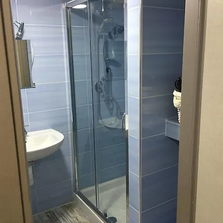 Chez Moi לינה וארוחת בוקר 2*