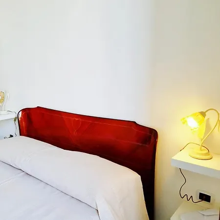 Parthenope's Bed & Breakfast 2*